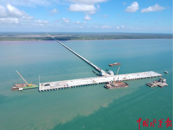 印尼金光纸浆厂配套码头主体工程顺利完工，工程建设活动圆满收官